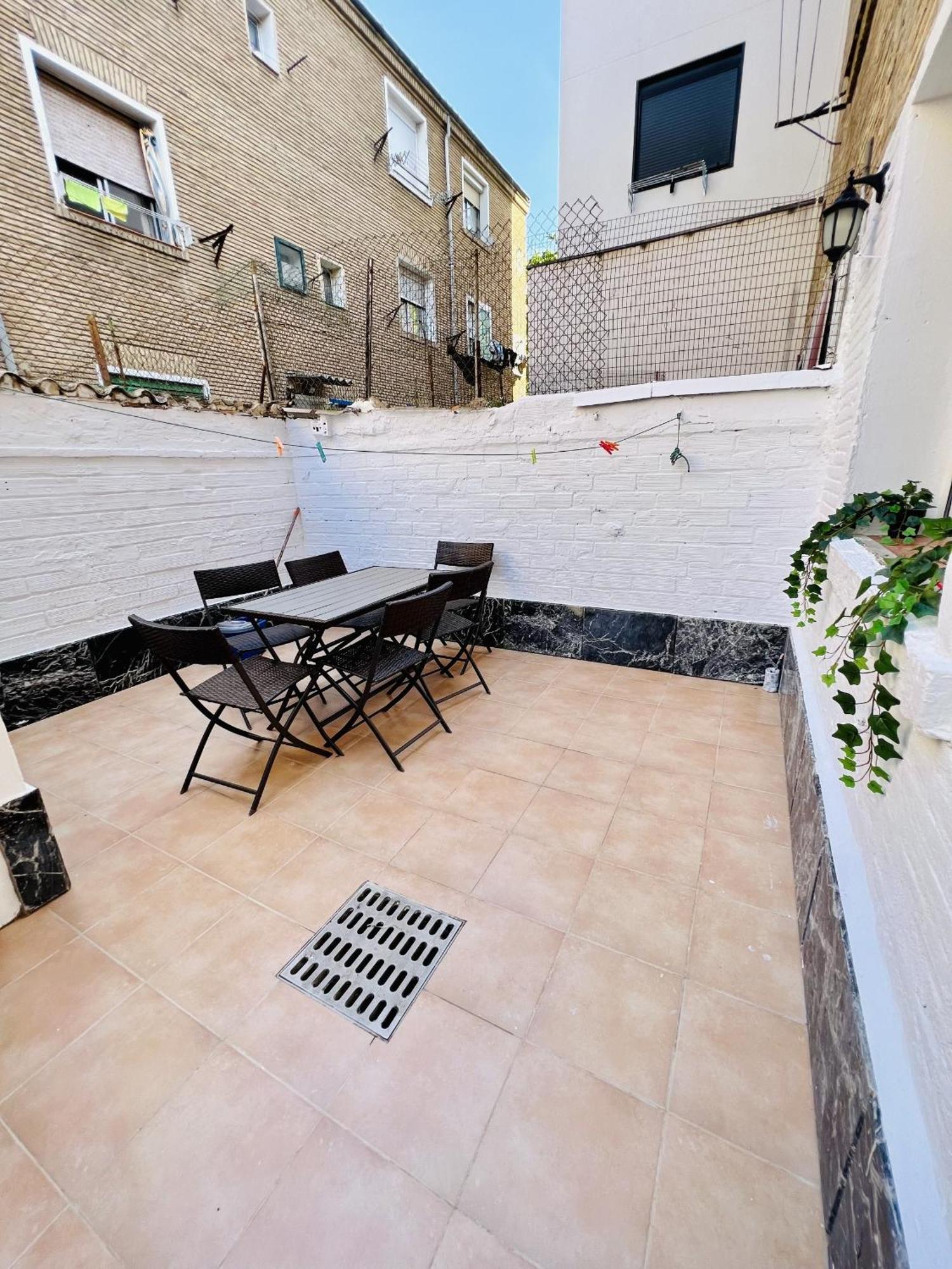 Apartamento Betty Lägenhet Zaragoza Exteriör bild